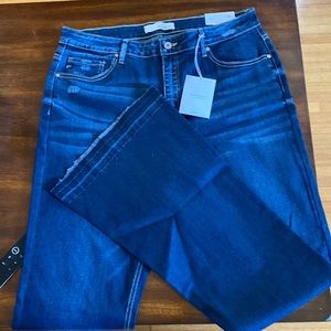Kancan XL dark wash high rise jeans BNWT with slit hem.